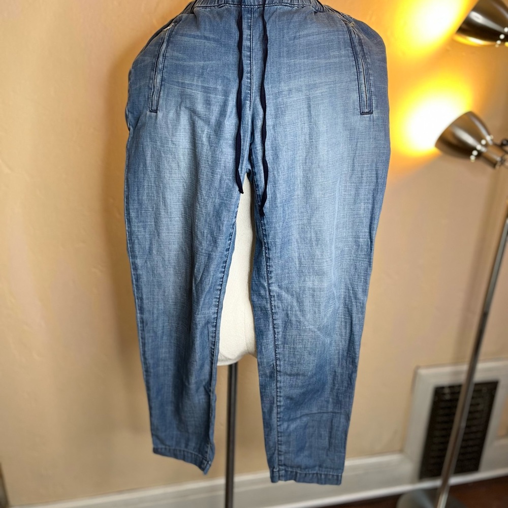 Lou & Grey Light Wash Denim Joggers